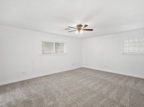 5127 W Bellfort Avenue, Houston TX 77035