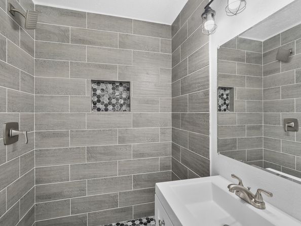 5127 W Bellfort Avenue, Houston TX 77035