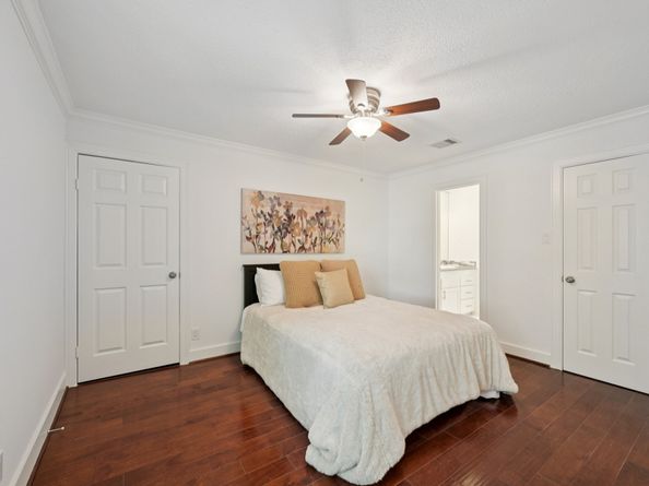 1302 Riverview Circle, Houston TX 77077