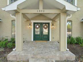 1302 Riverview Circle, Houston TX 77077