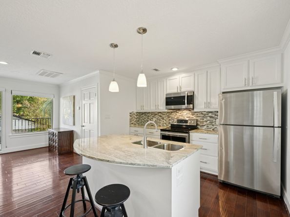 1302 Riverview Circle, Houston TX 77077