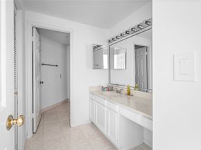 1111 Bering Drive 805, Houston TX 77057