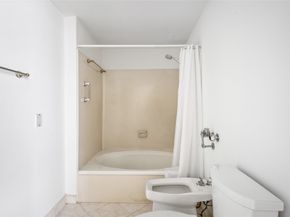 1111 Bering Drive 805, Houston TX 77057