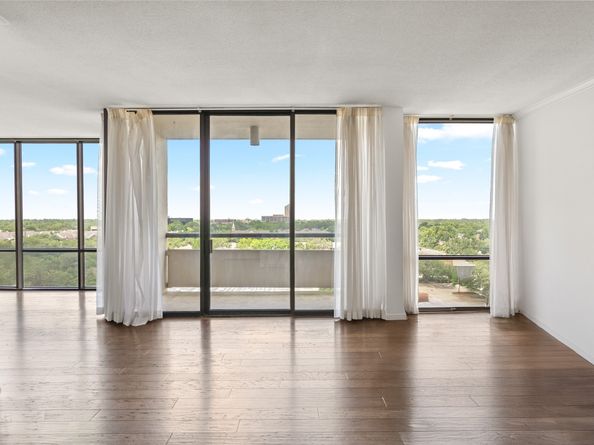 1111 Bering Drive 805, Houston TX 77057