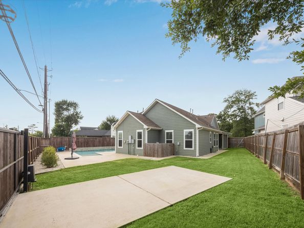 1115 Du Barry Lane, Houston TX 77018