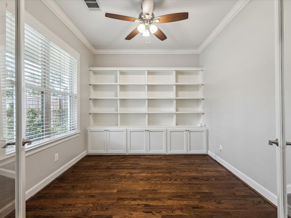 1115 Du Barry Lane, Houston TX 77018