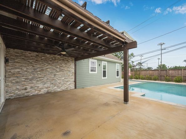 1115 Du Barry Lane, Houston TX 77018