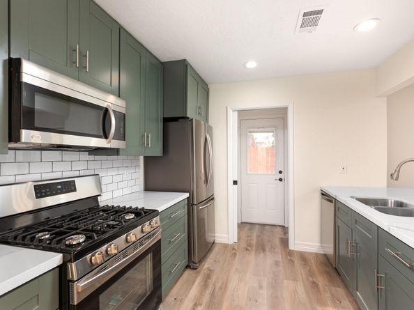 6023 Elkwood Forest Drive, Houston TX 77088