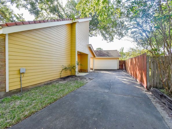 6023 Elkwood Forest Drive, Houston TX 77088