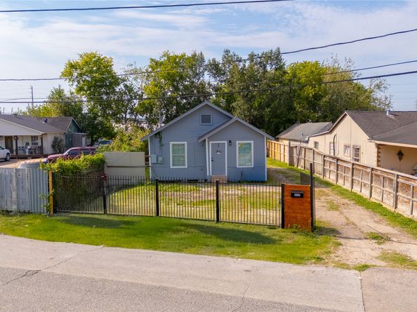 9302 Waller Street, Houston TX 77012