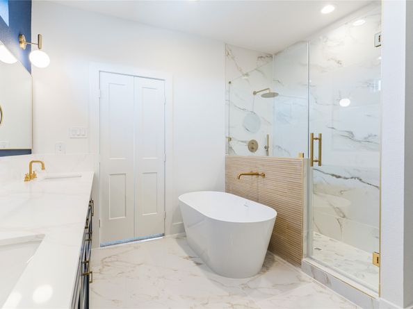 2426 Ella Boulevard, Houston TX 77008