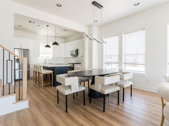 2426 Ella Boulevard, Houston TX 77008