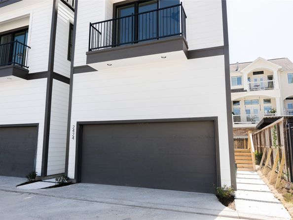 2426 Ella Boulevard, Houston TX 77008