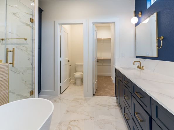 2426 Ella Boulevard, Houston TX 77008