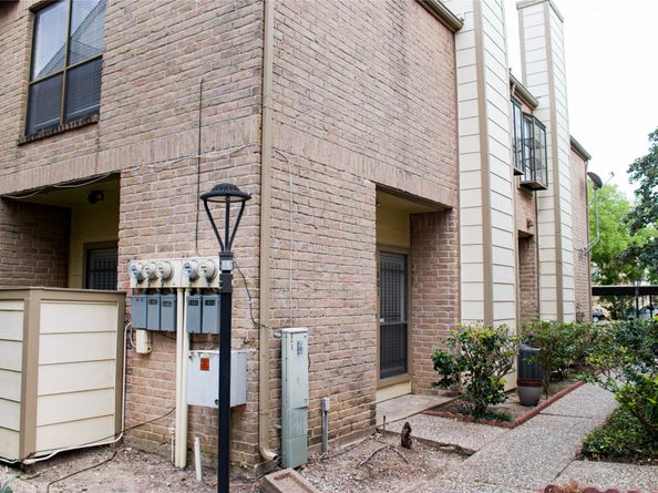 8299 Cambridge Street 1801, Houston TX 77054
