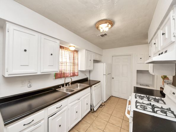 16603 Cairnway Drive, Houston TX 77084