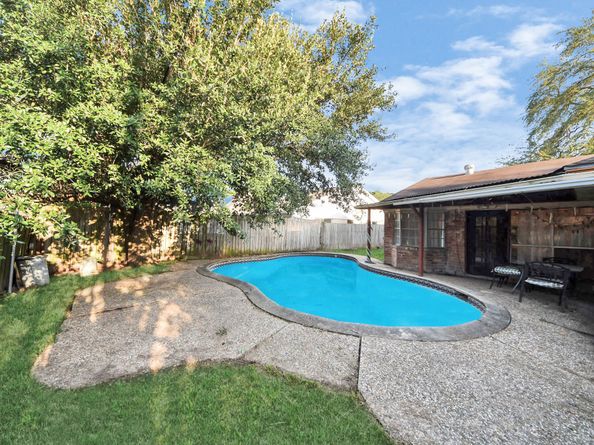 16603 Cairnway Drive, Houston TX 77084