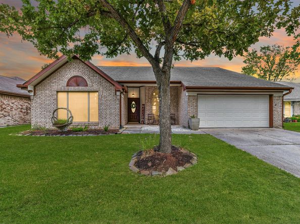 16751 Square Rigger Lane, Friendswood TX 77546