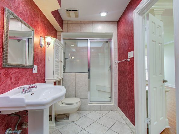 5701 Winsome Lane 2, Houston TX 77057