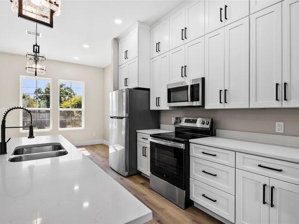 5949 Collingsworth Street, Houston TX 77026