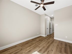 5949 Collingsworth Street, Houston TX 77026