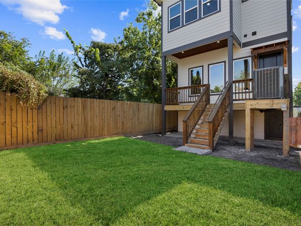 5949 Collingsworth Street, Houston TX 77026