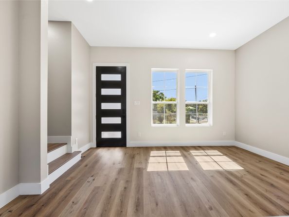 5949 Collingsworth Street, Houston TX 77026