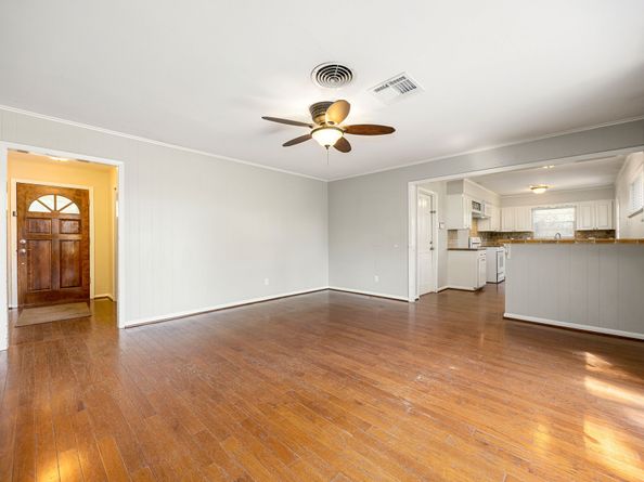 1142 Shadeland Drive, Houston TX 77043