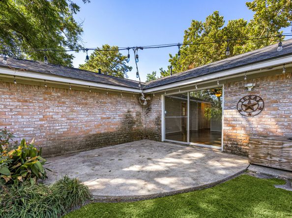1142 Shadeland Drive, Houston TX 77043