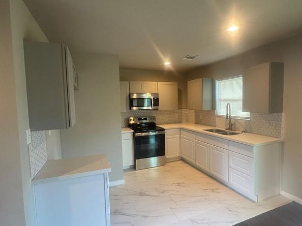 4918 Balkin Street, Houston TX 77021