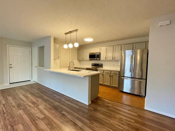 8051 Bay Branch Drive 312, The Woodlands TX 77382