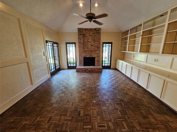 1919 Mosa Creek Court, Houston TX 77017