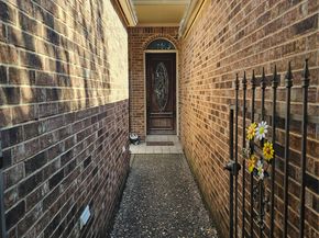 1919 Mosa Creek Court, Houston TX 77017