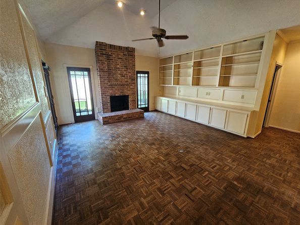 1919 Mosa Creek Court, Houston TX 77017