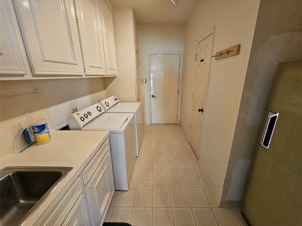 1919 Mosa Creek Court, Houston TX 77017