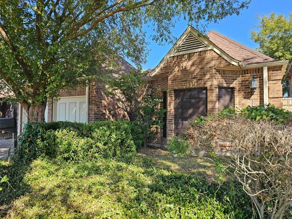 1919 Mosa Creek Court, Houston TX 77017