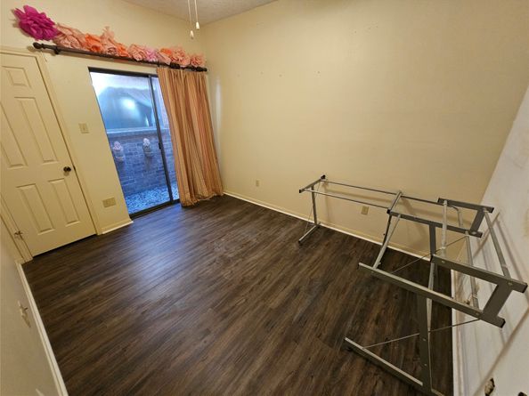 1919 Mosa Creek Court, Houston TX 77017