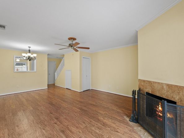 5050 Glenmont Drive F5, Houston TX 77081