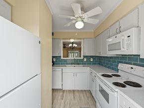5050 Glenmont Drive F5, Houston TX 77081