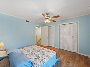 5050 Glenmont Drive F5, Houston TX 77081