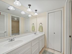 5050 Glenmont Drive F5, Houston TX 77081