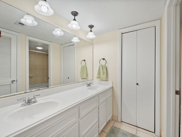 5050 Glenmont Drive F5, Houston TX 77081