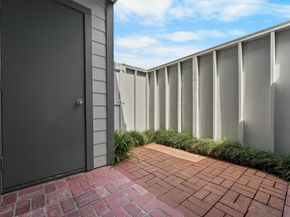5050 Glenmont Drive F5, Houston TX 77081