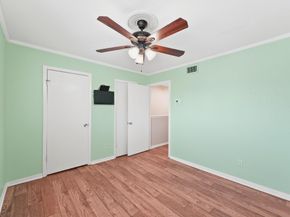 5050 Glenmont Drive F5, Houston TX 77081