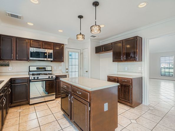 9210 Havencrest Drive, Houston TX 77083