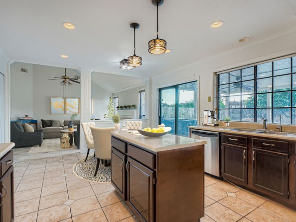9210 Havencrest Drive, Houston TX 77083