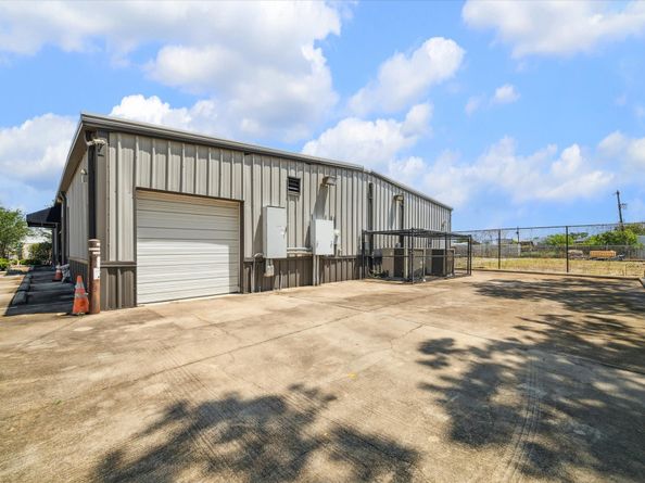 7001 Burkett Street, Houston TX 77021