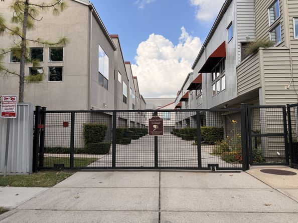 317 Sydnor Street, Houston TX 77020