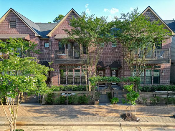 28 Riva Row, Spring TX 77380