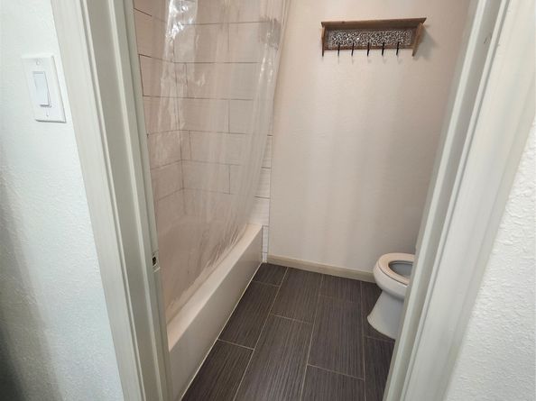 1306 Trailwood Village Drive, Houston TX 77339